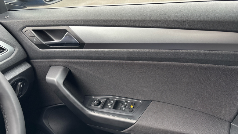 Volkswagen T-Roc 1.0 TSI 115 Match 5dr Petrol Hatchback